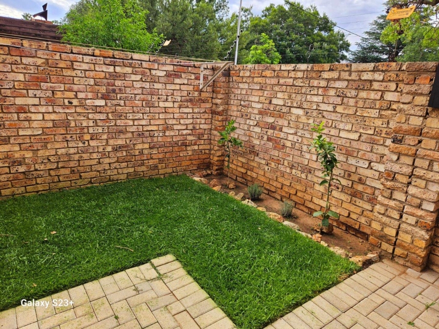 To Let 2 Bedroom Property for Rent in Miederpark North West